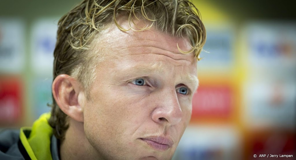Trainer Kuijt ziet supportersrellen als maatschappelijk probleem