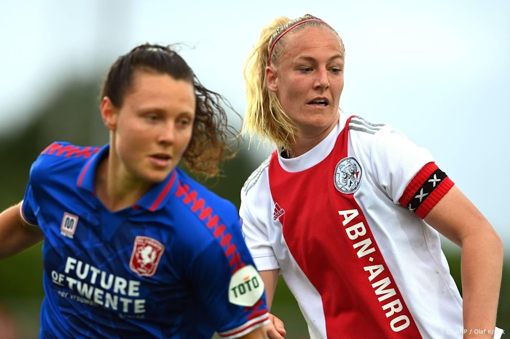 Voetbalster Van der Gragt na twee jaar weer weg bij Ajax