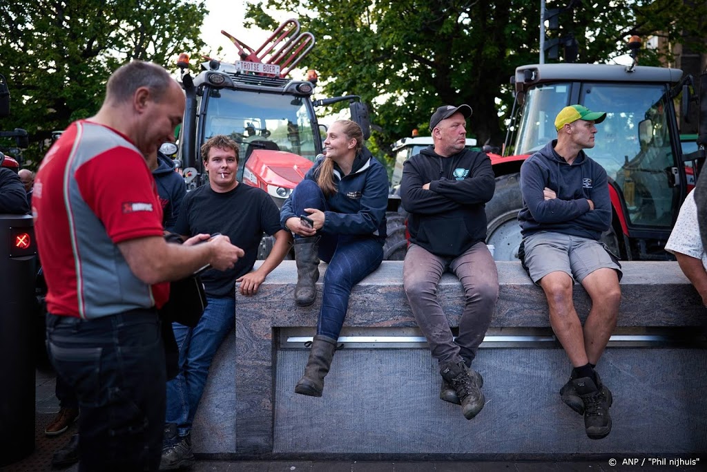 Betogende boeren blijven in Den Haag voor voerdebat en stemming