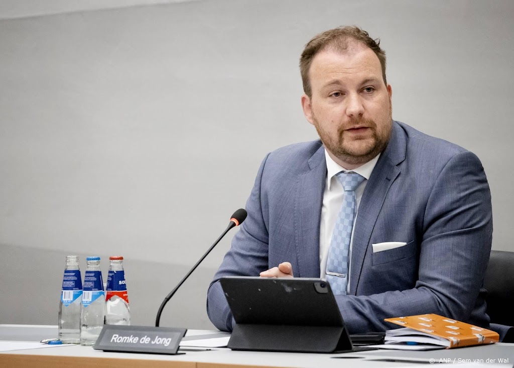 Boeren blokkeren ijsbedrijf van D66-Kamerlid Romke de Jong
