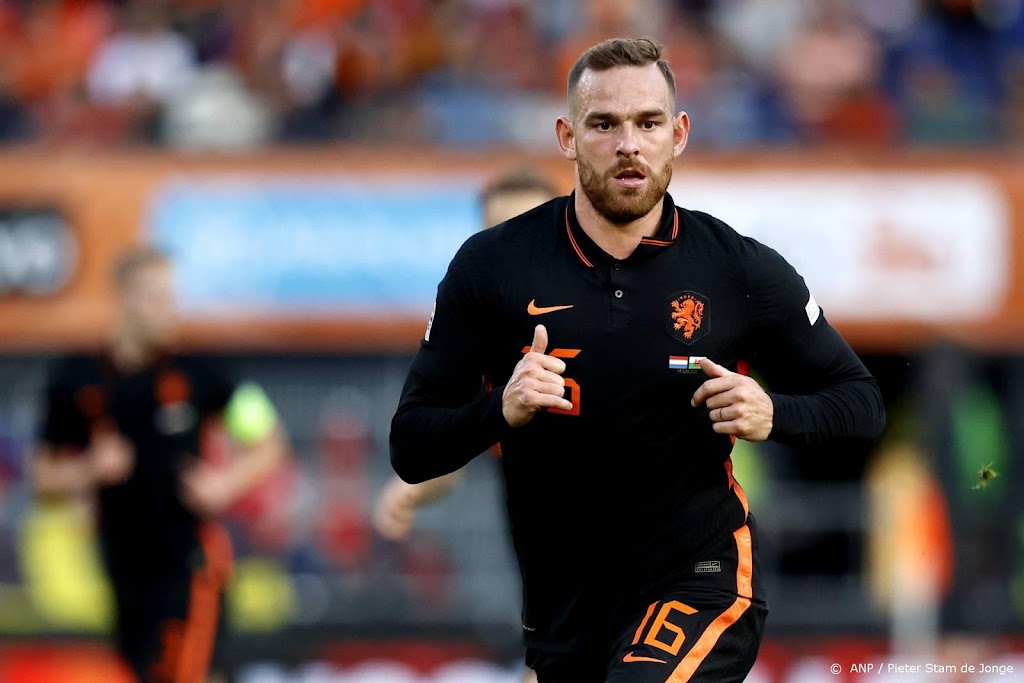 Janssen trefzeker bij oefenduel tussen clubs Van Bommel en Buijs