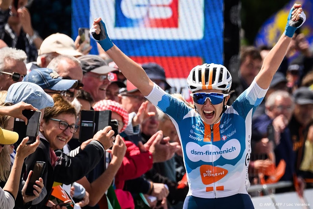 Labous kopvrouw wielerploeg dsm-firmenich in Giro d'Italia