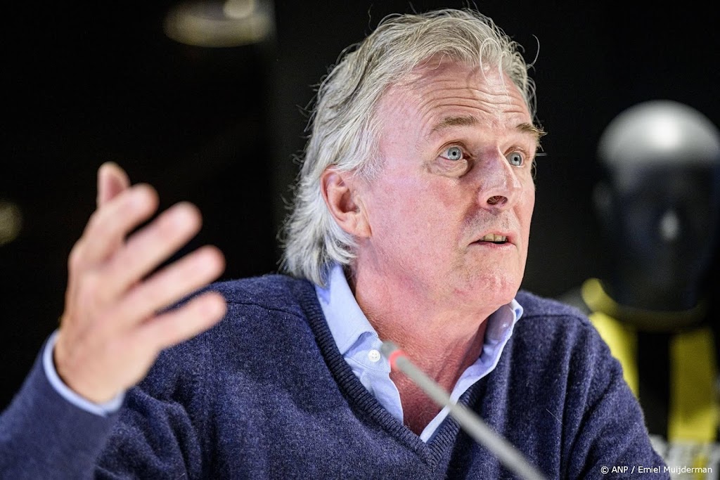 Vitesse was na klappen deal uren verwijderd van faillissement
