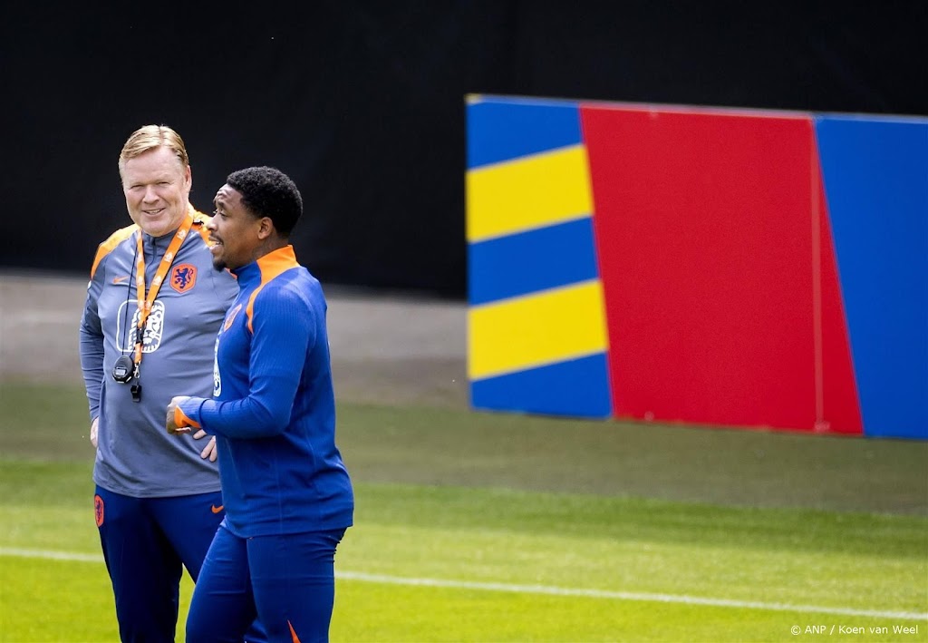 Koeman verrast tegen Roemenië met basisplaats voor Bergwijn