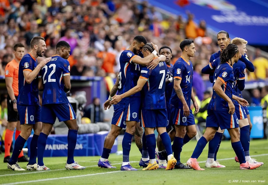 Oranje komt op EK eindelijk keer op voorsprong