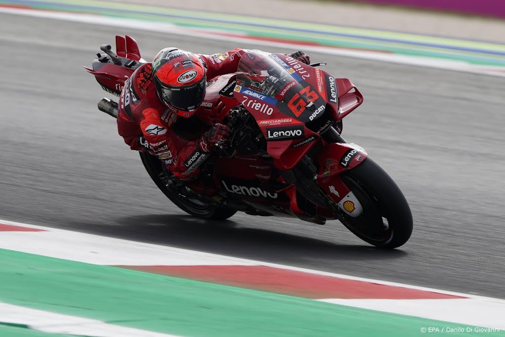 Motorcoureur Bagnaia krijgt gridstraf na gevaarlijk rijden