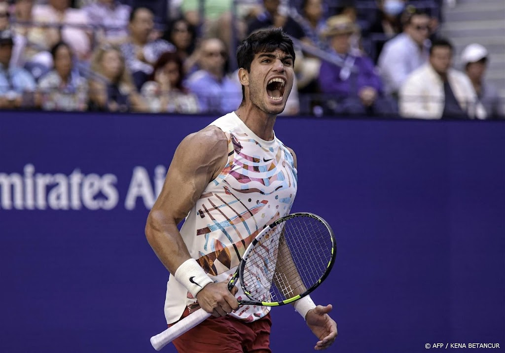 Alcaraz bereikt vierde ronde US Open door zege op Evans