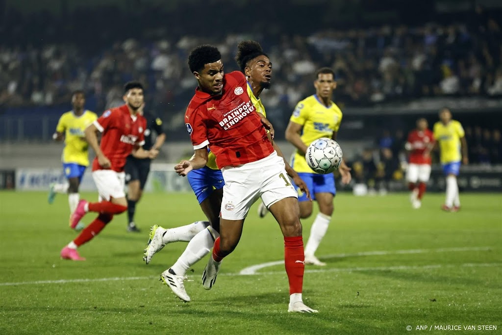 PSV begint na foutloze maand ook september met een zege