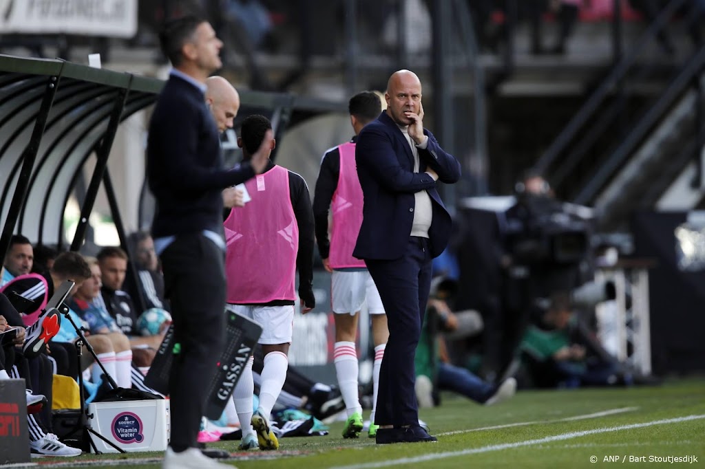 Trainer Slot klaagt niet over 'cruciaal' moment in blessuretijd