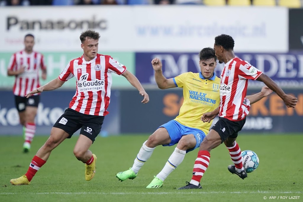 RKC Waalwijk geeft voorsprong weg tegen tien man van Sparta