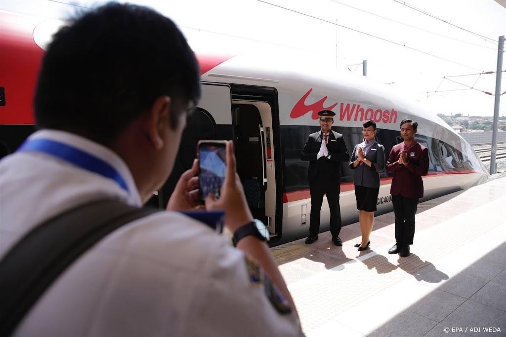 Indonesië neemt na jaren vertraging hogesnelheidstrein in gebruik