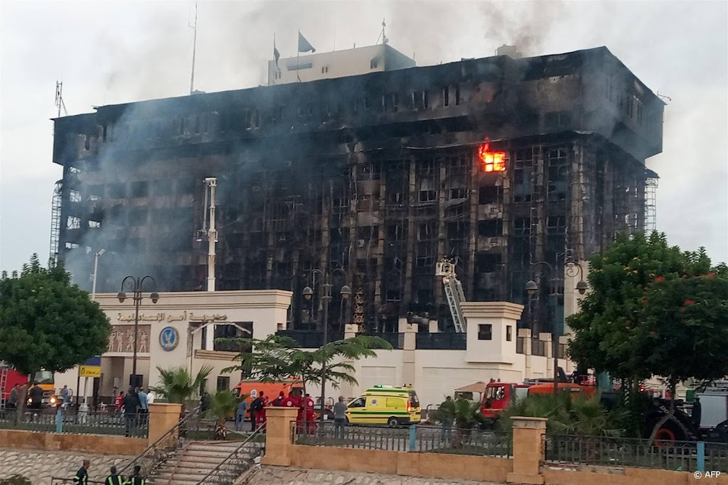 Tientallen gewonden bij brand in politiehoofdkwartier Egypte