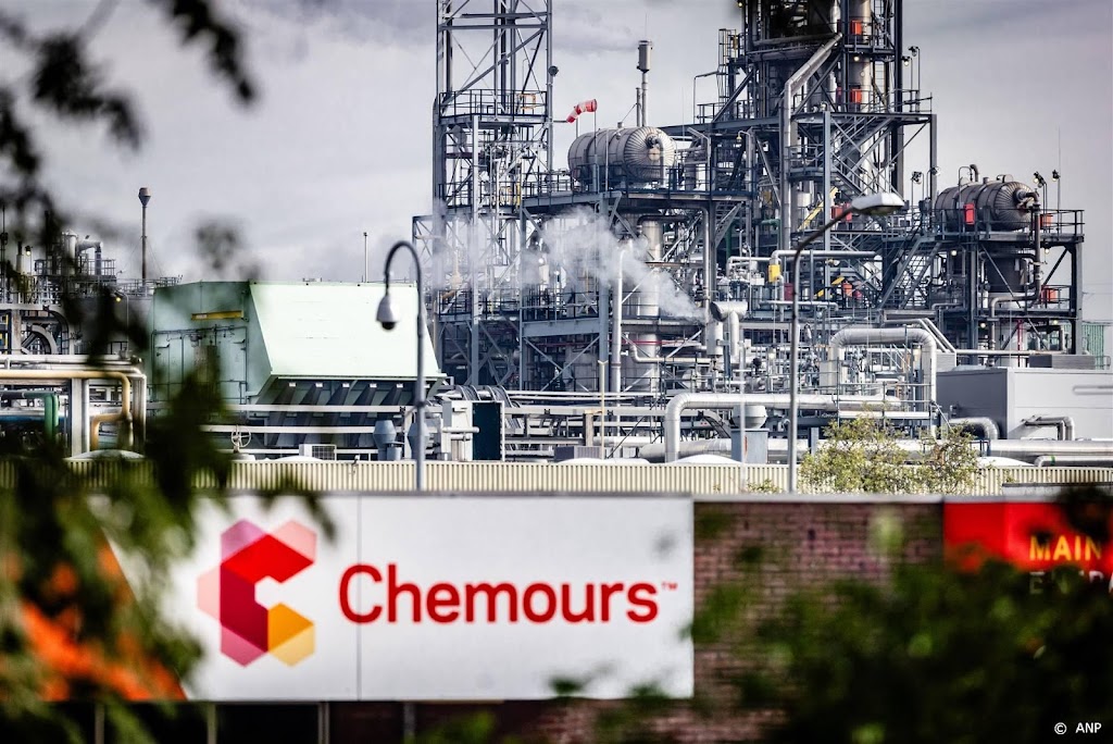 Dordrecht zet aangifte tegen 'lek' van Chemours-schikking door