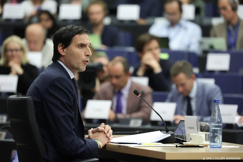 Hoekstra wil dat EU al in 2040 90 procent minder CO2 uitstoot