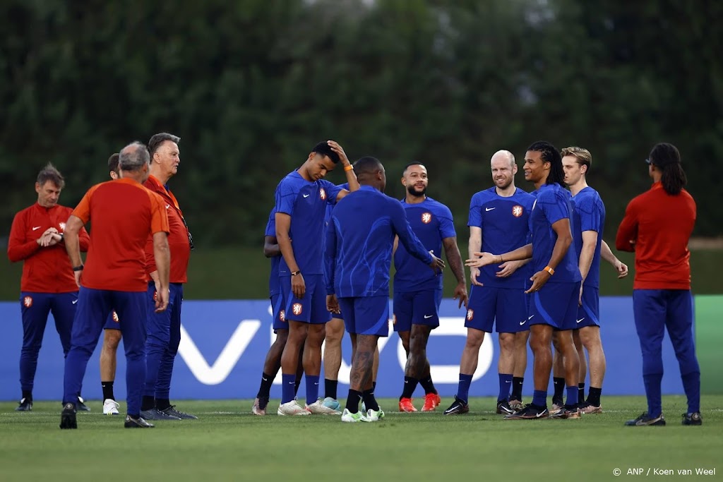 Oranje werkt laatste training voor duel met VS af met hele groep