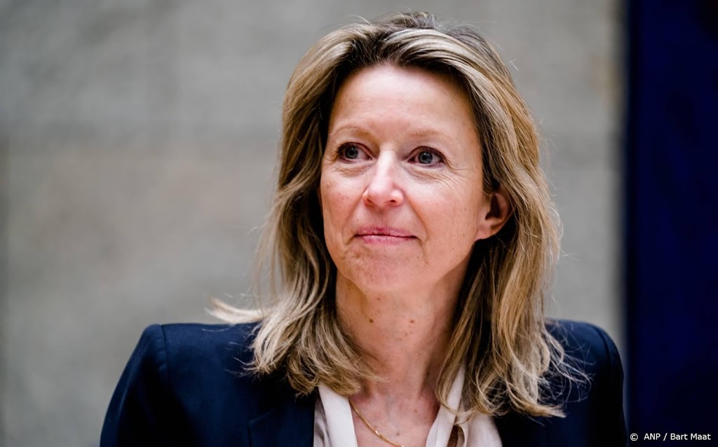 Ollongren: minderheid gemeenten nog niet klaar voor verkiezingen