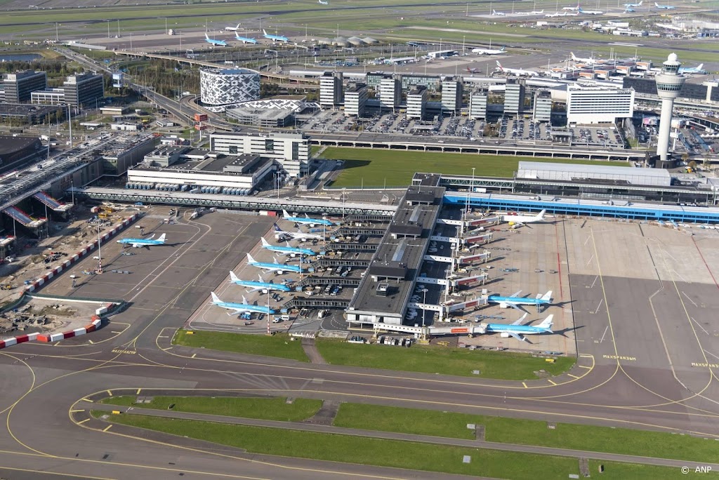 Beveiligingsbedrijven Schiphol namen coronaregels niet zo nauw