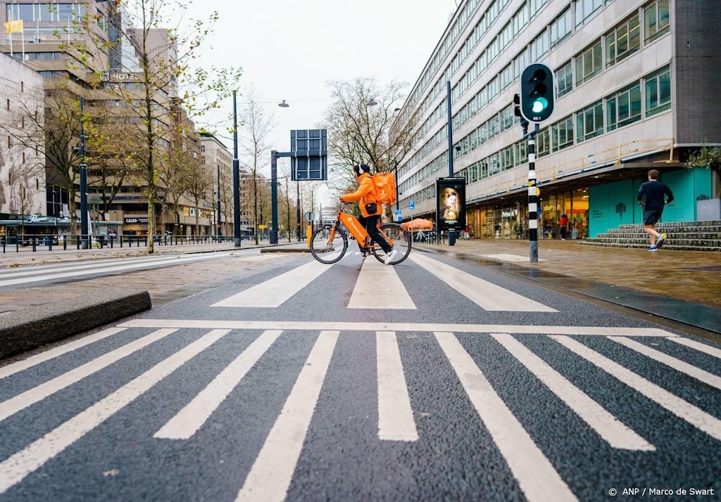 Meerdere overtredingen met maaltijdbezorgers in Rotterdam