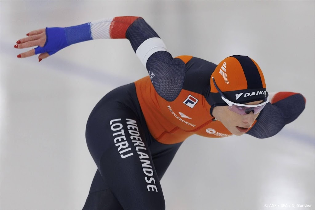 Schaatsster Kok komt 0,01 seconde tekort voor zege op 500 meter