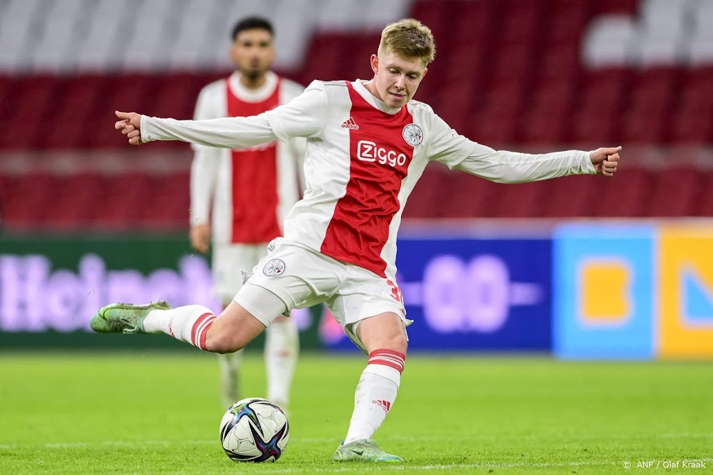 Verdediger Schuurs begint met Ajax aan bekerduel met AZ