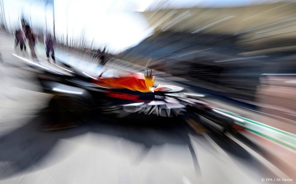 Verstappen zet tweede tijd neer in tweede vrije training