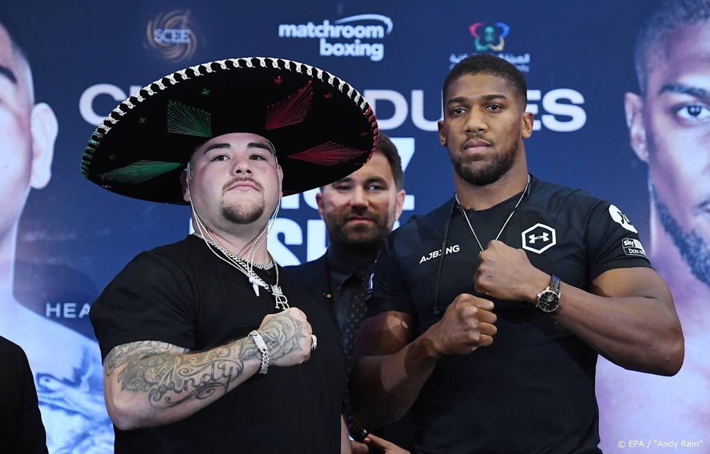 Gevecht boksers Joshua en Pulev uitgesteld