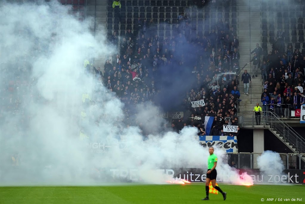 Heerenveen wil stadionverbod voor daders vuurwerkactie