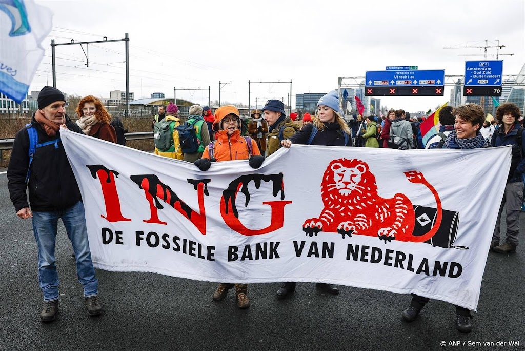 OM vervolgt activisten XR voor schade bij ING Nijmegen