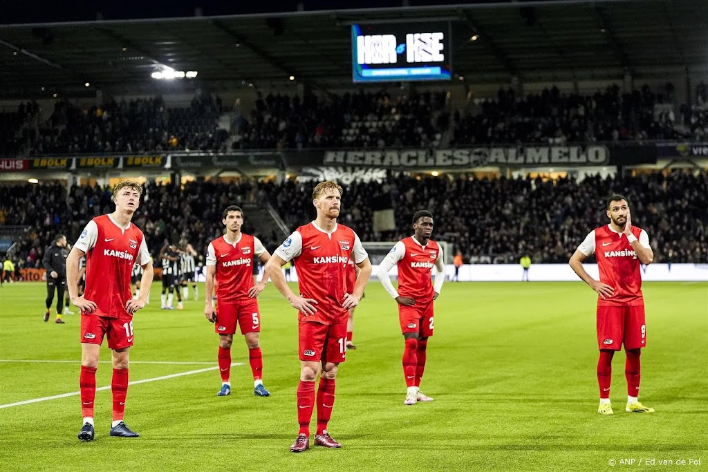 AZ verliest met ruime cijfers bij Heracles Almelo: 5-0