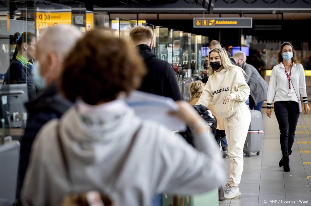 Veel minder vliegtuigpassagiers in eerste jaar met corona