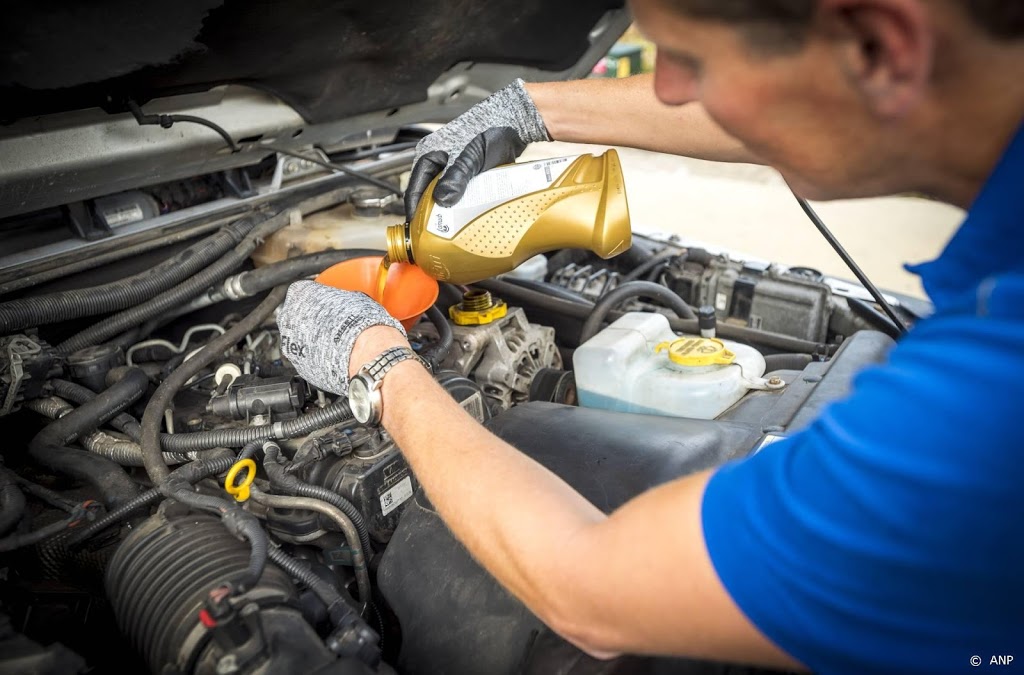 'Tekort aan geschikte monteurs om auto's te repareren dreigt'