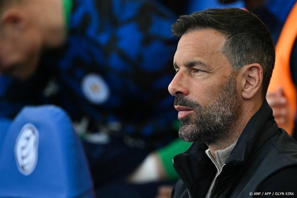 Van Nistelrooij boekt competitiezege met gedegradeerd Leicester