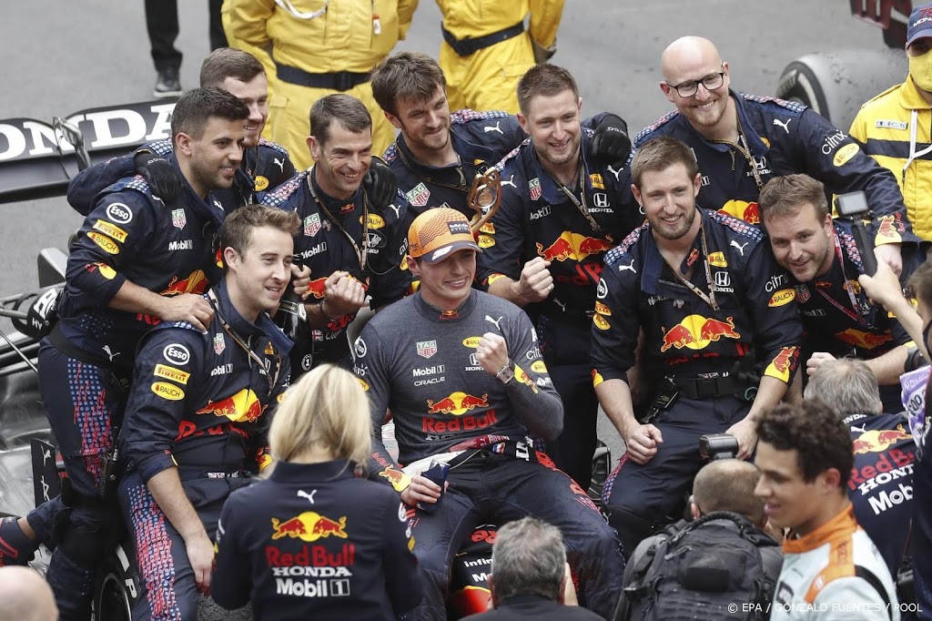 Verstappen rekent zich niet rijk met eerste plek in klassement