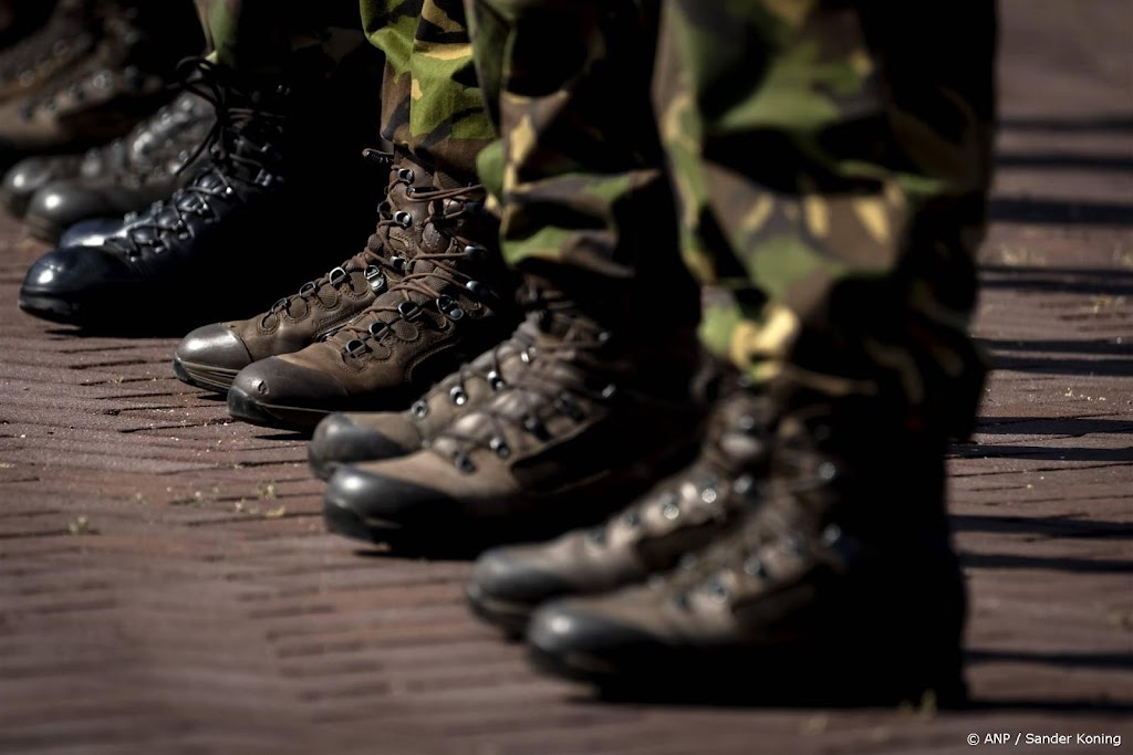 Defensie kijkt of 'dienjaar' minder vrijblijvend moet worden
