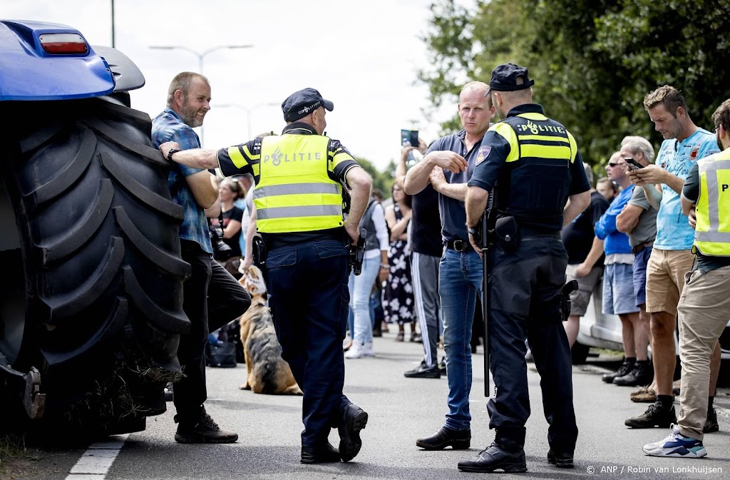 Politie: praten met demonstranten en hopen op ordelijk verloop