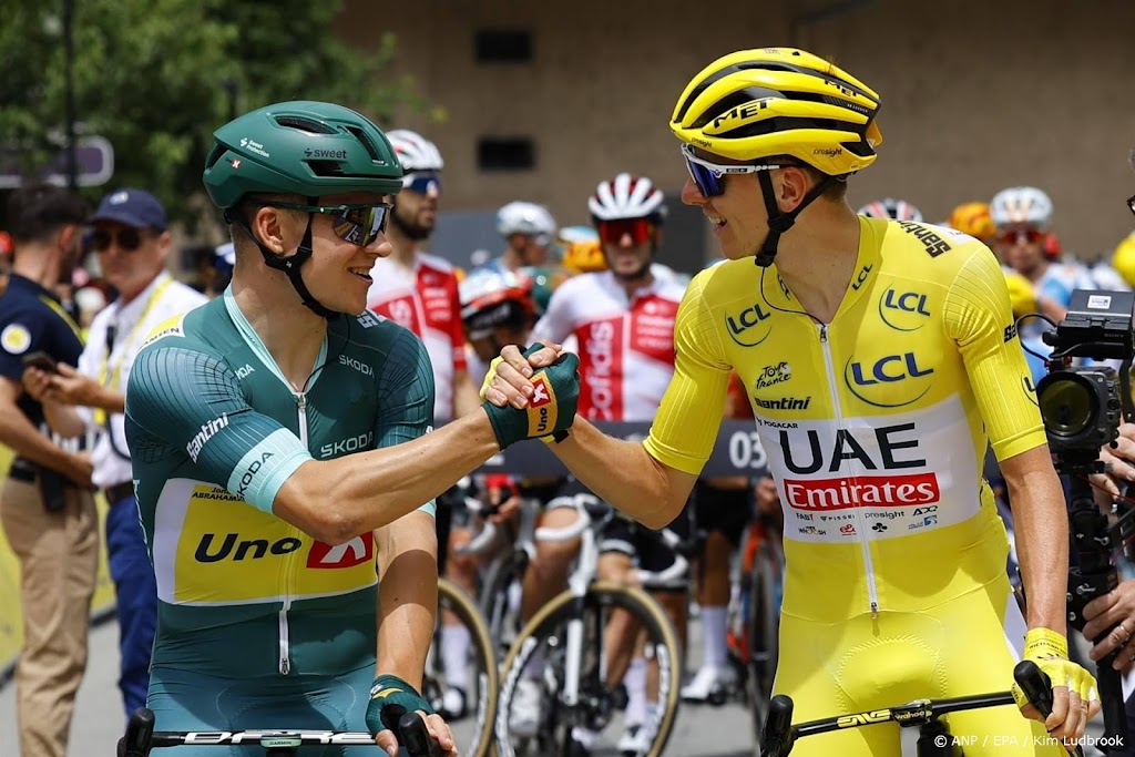 Peloton vertrokken voor mogelijk tweede sprintetappe in de Tour
