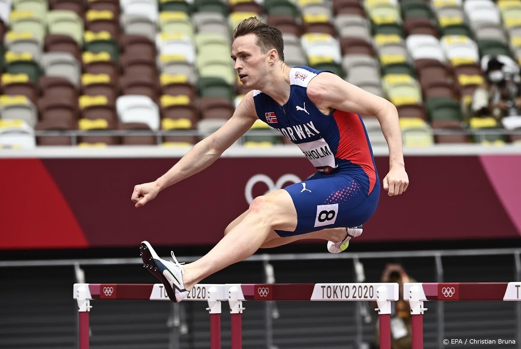 Noor Warholm wint goud 400 meter horden in nieuw wereldrecord