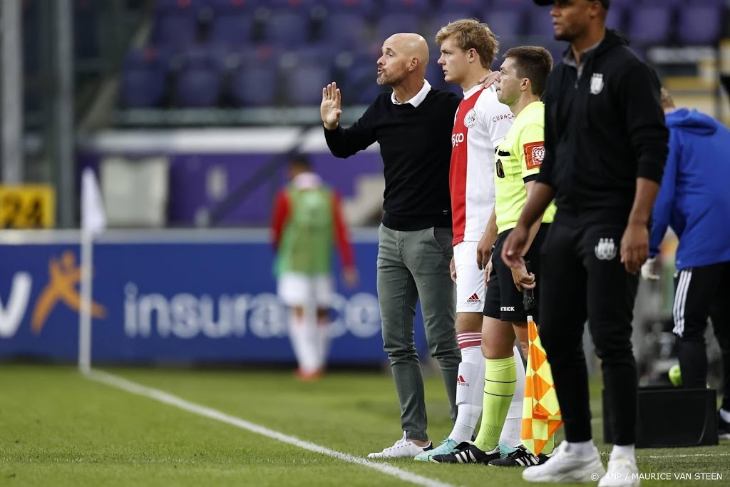 Aanvaller Rasmussen langer bij Ajax