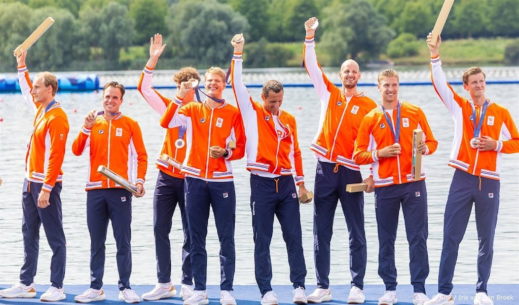 Nederland naar dertien medailles na successen op het water