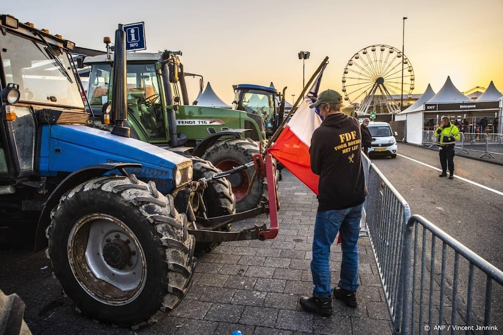 Boeren protesteren in vroege ochtend bij circuit Zandvoort