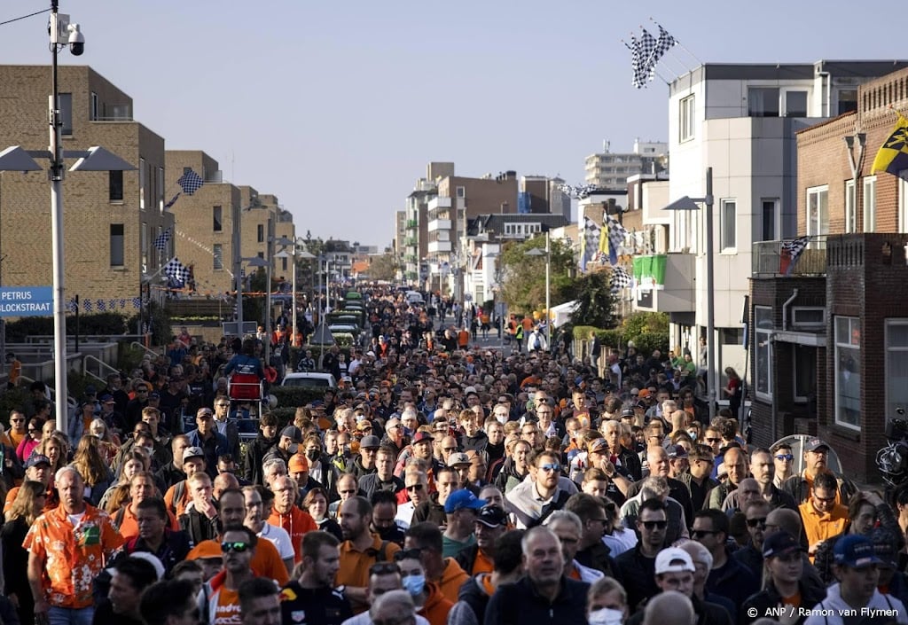 Grapperhaus: Zandvoort moet zelf drukte goed regelen