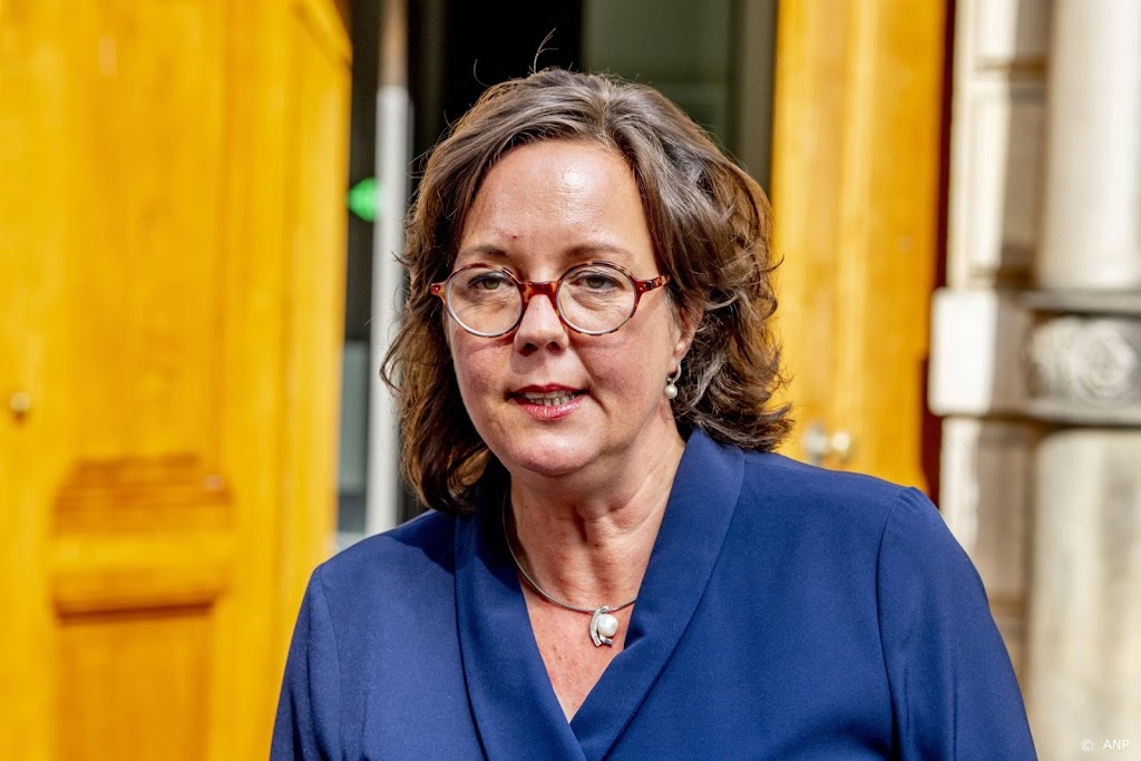 Van Ark neemt ontslag als minister om gezondheidsredenen