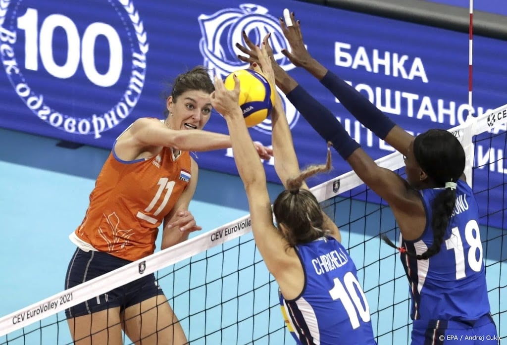 Volleybalsters lopen finale EK mis na nederlaag tegen Italië