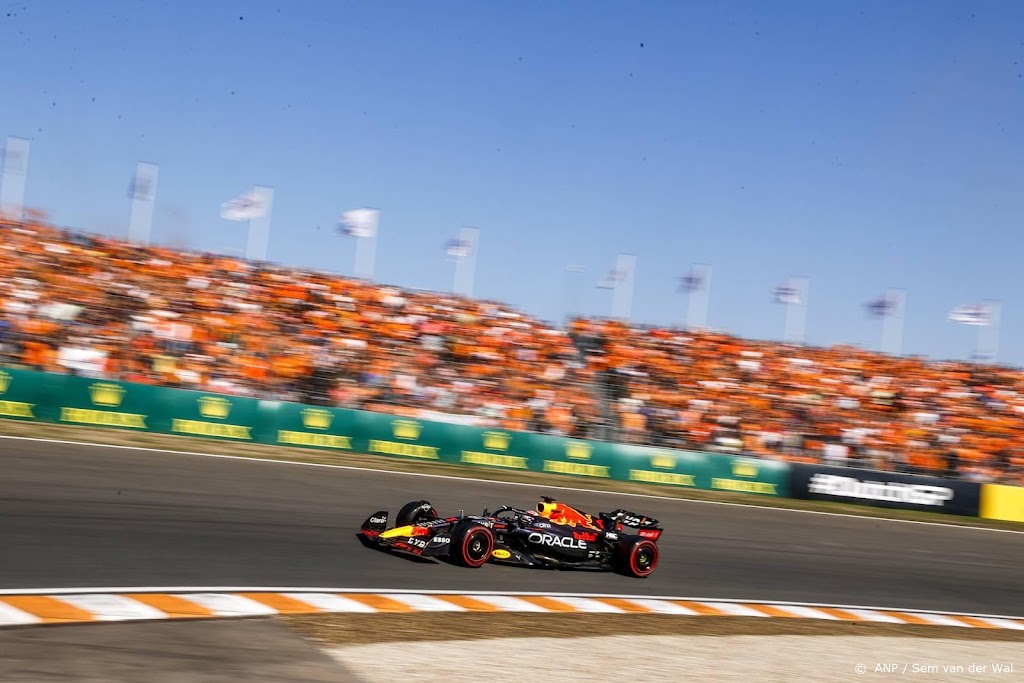 Verstappen toont herstel met derde tijd in derde training