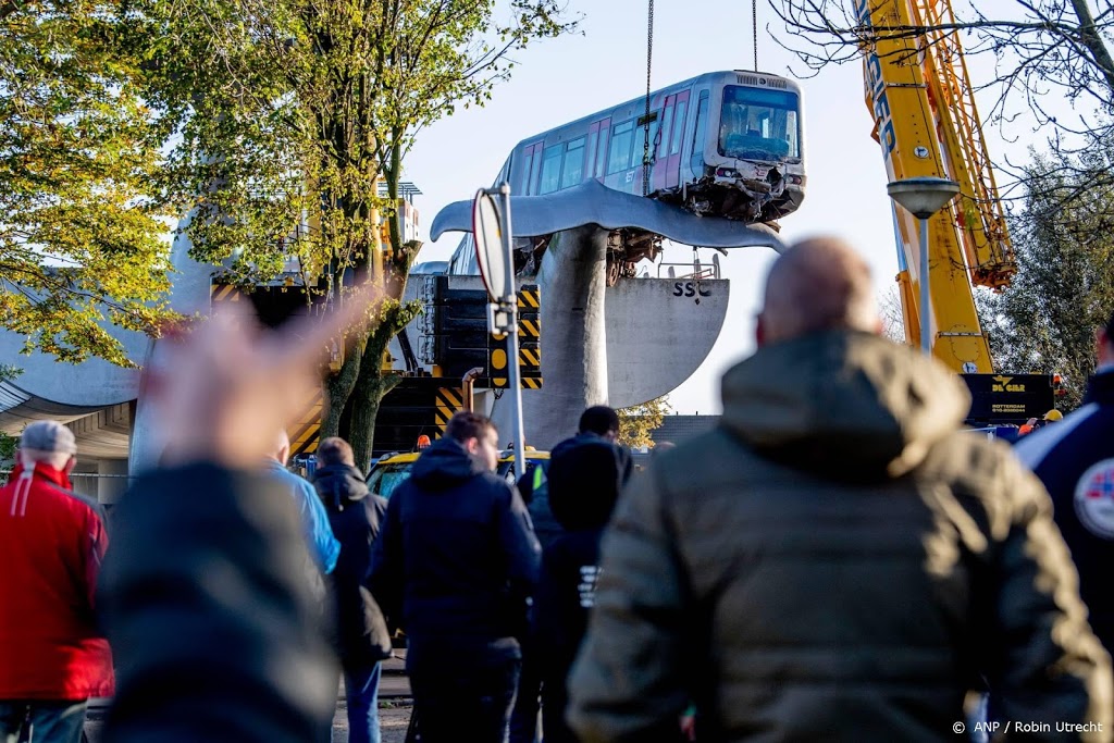 Burgemeester: kom niet bij berging metro kijken, kijk online mee
