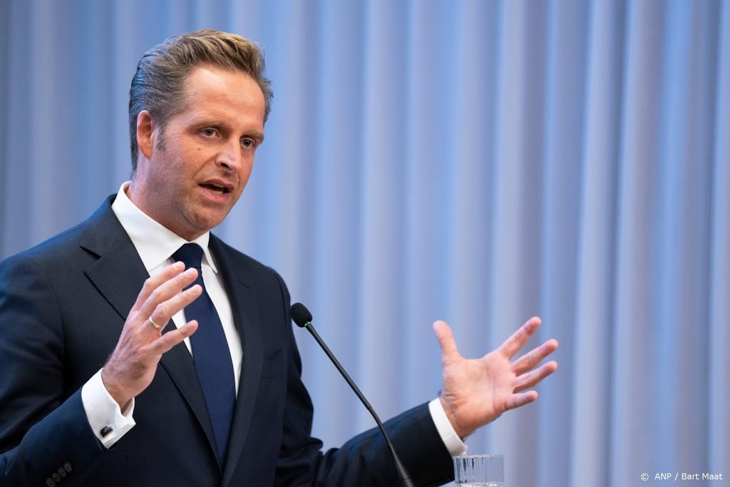 De Jonge: uiterlijk 1 december mondkapjesplicht