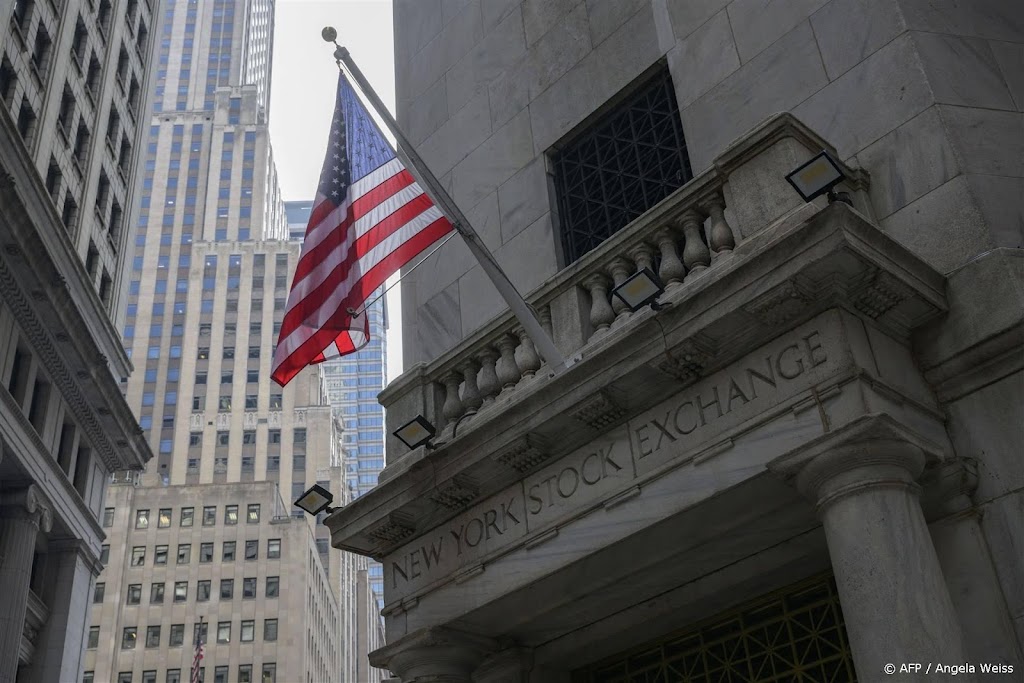 Wall Street boekt beste beursweek van 2023, Apple wel lager