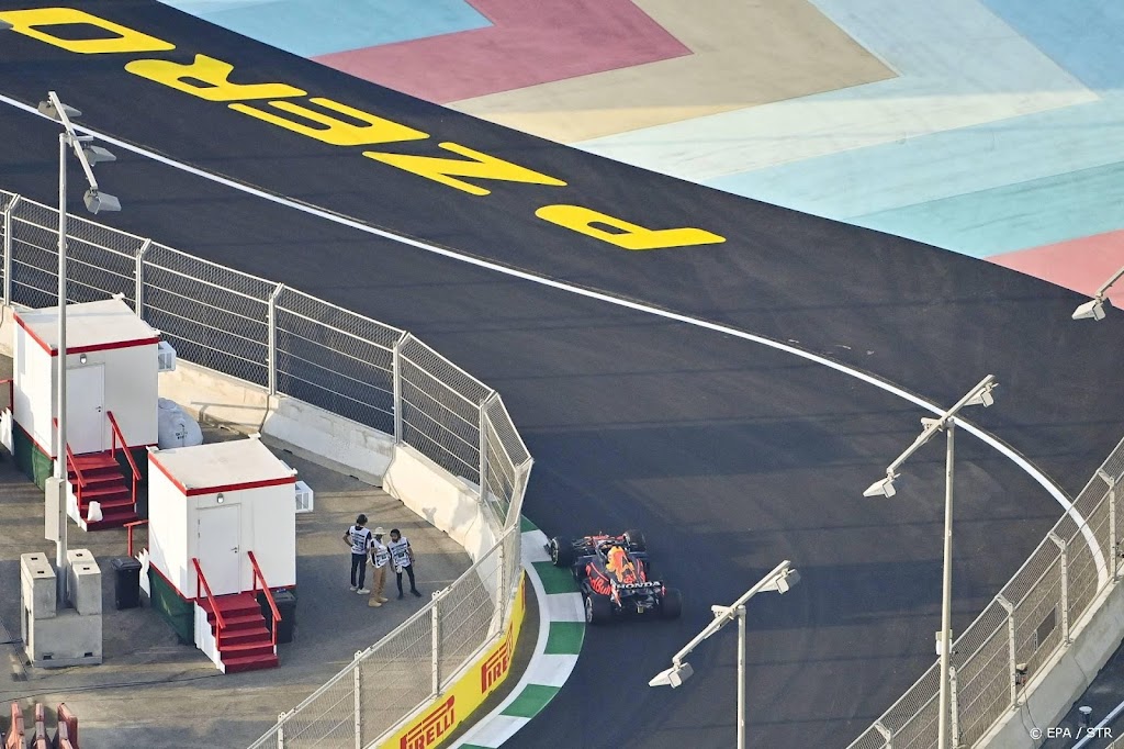 Verstappen komt in tweede training tot vierde tijd