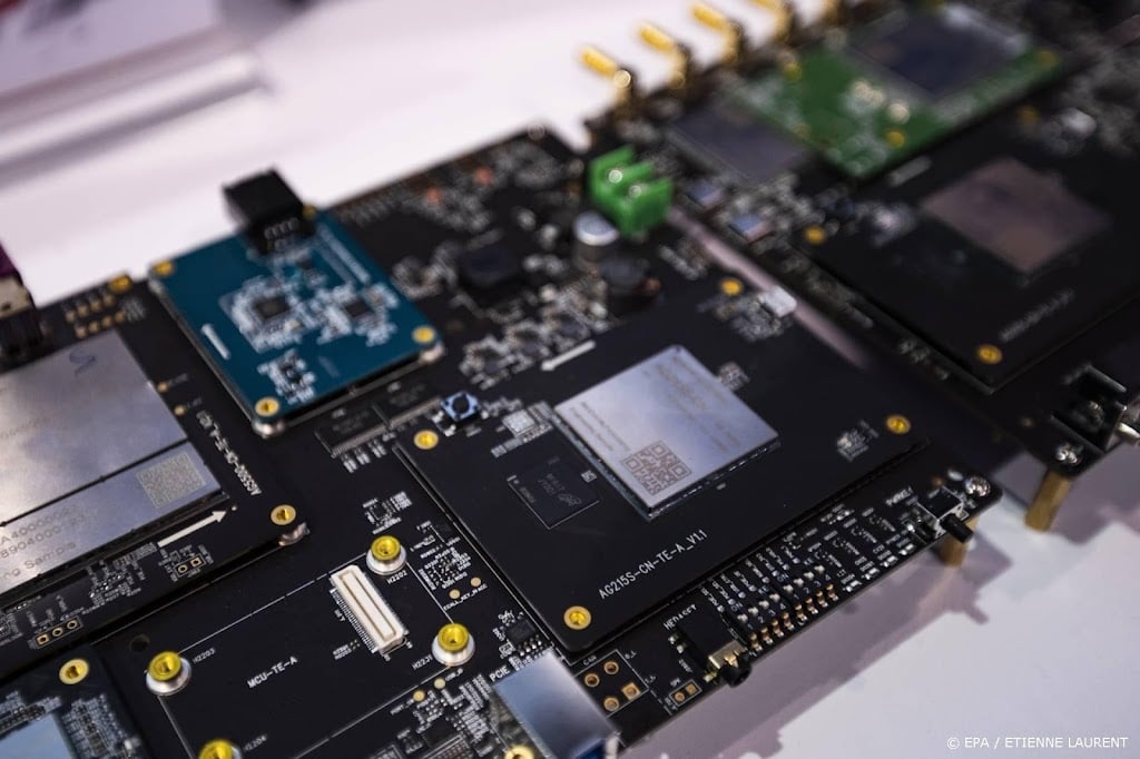 China pauzeert investeringen in chipsector en zoekt alternatief