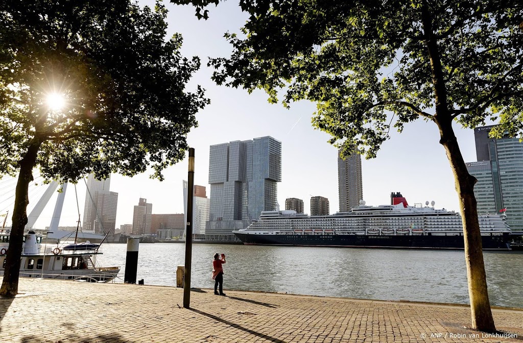 'Rotterdam streeft Amsterdam economisch voorbij'